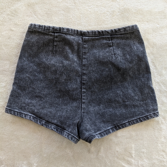 Forever 21 side zip shorts - Picture 2 of 2